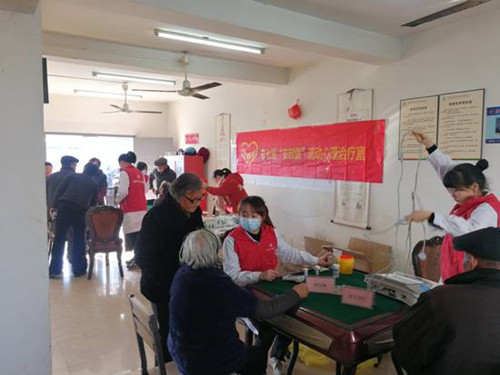 2019.12.9情系夕陽(yáng)，關(guān)愛(ài)銀齡—溫州市第七人民醫(yī)院為甌海應(yīng)潭村社區(qū)老人開(kāi)展義診活動(dòng).jpg